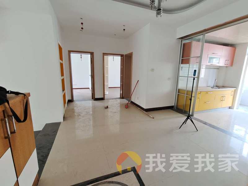 南昌我爱我家东方塞纳 南北通透，采光好 装修好，环镜优美 近地铁 视野好，诚心出售