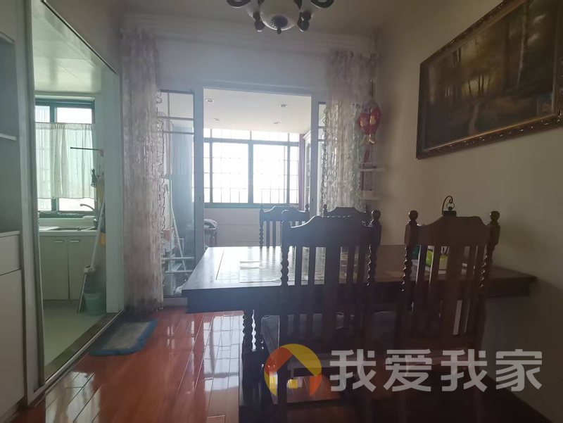 南昌我爱我家金隆华府 南北通透，采光好 装修好，环镜优美 近地铁 视野好，诚心出售