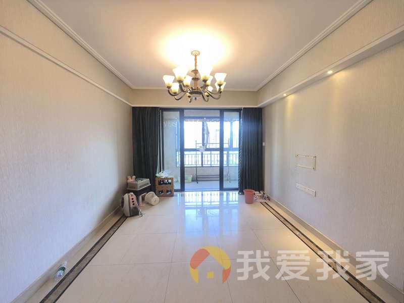 南昌我爱我家保利金香槟 南北通透，采光好 装修好，环镜优美 近地铁 视野好，诚心出售