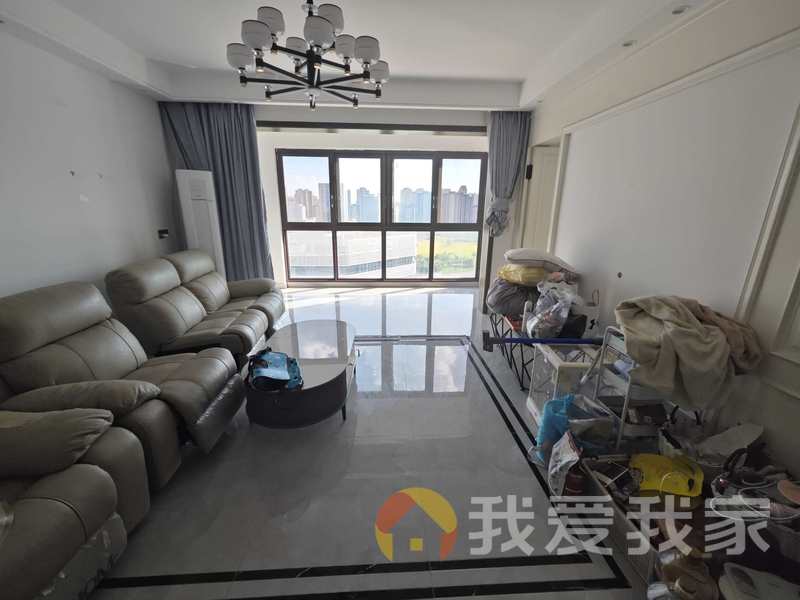南昌我爱我家3年左右的次新房，正规大三房，可拎包入住，外国语的书包