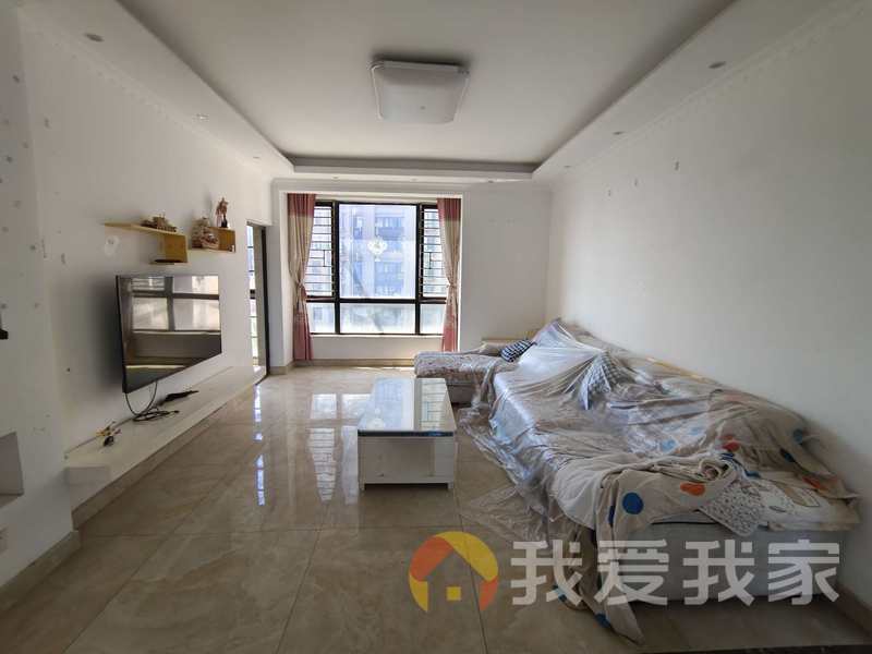 南昌我爱我家正荣大湖之都朗逸湾 南北通透，采光好 装修好，环镜优美 近地铁 中间楼层