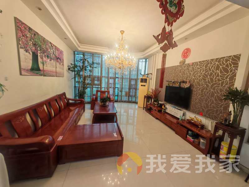 南昌我爱我家凤凰城一期凤鸣苑 南北通透，采光好 装修好，环镜优美 近地铁 视野好，诚心出售