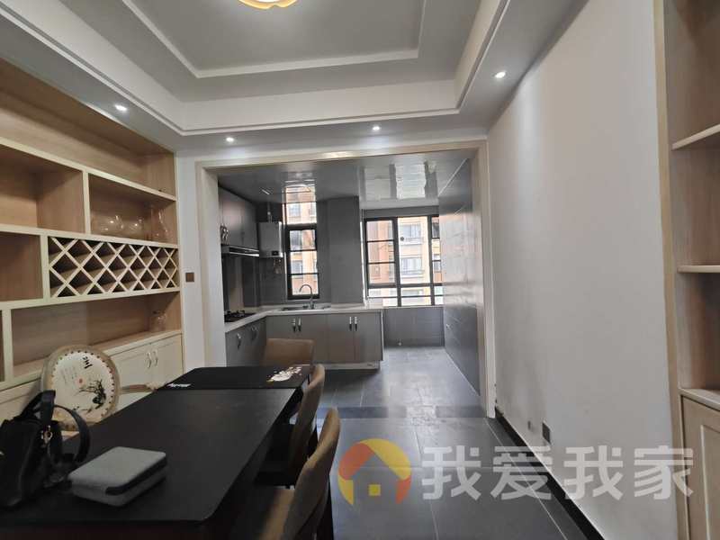 南昌我爱我家溪湖春天 南北通透，采光好 装修好，环镜优美 中间楼层