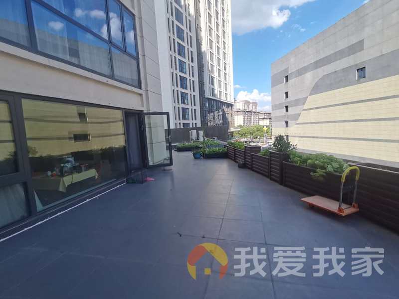 南昌我爱我家龙湖春江郦城 南北通透，采光好 装修好，环镜优美 中间楼层