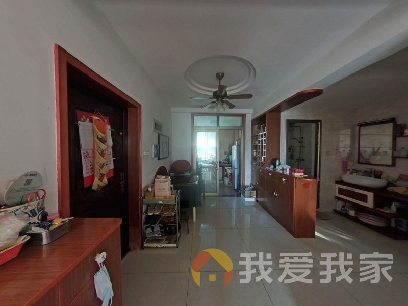 南昌我爱我家复式结构！使用面积达200平米。连地下车位一起出售。全带