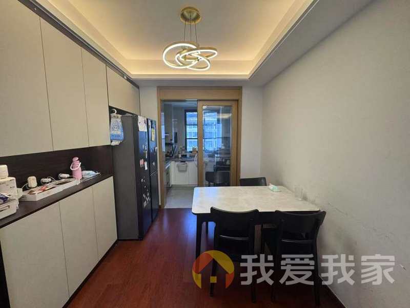 南昌我爱我家新力弘阳府 南北通透，采光好 装修好，环镜优美 近地铁 中间楼层