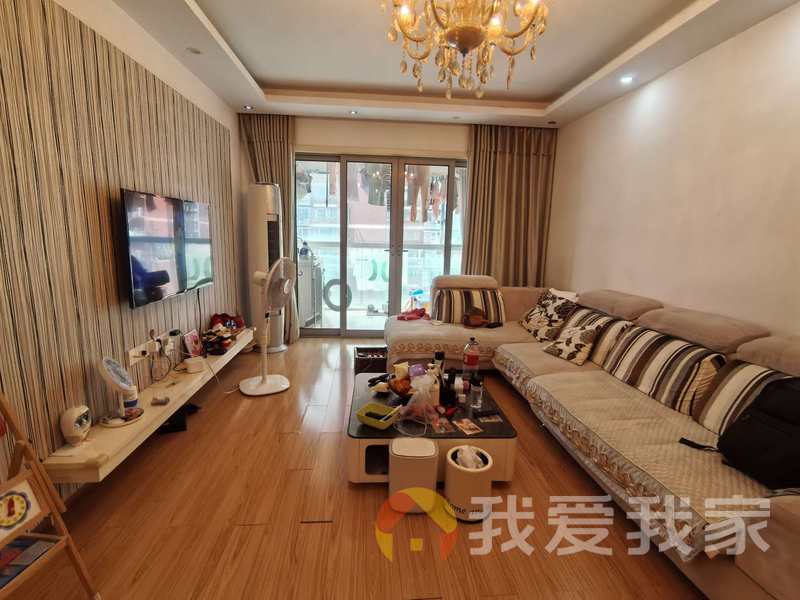 南昌我爱我家紫金城红郡 南北通透，采光好 装修好，环镜优美 周边匹套完善，，出行方便