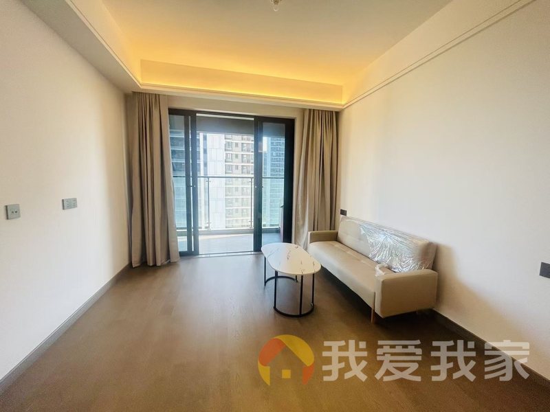 南昌我爱我家华侨城万科五期云域 南北通透，采光好 装修好，环镜优美 视野好，诚心出售