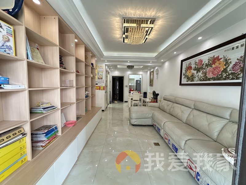 南昌我爱我家正荣御峯 南北通透，采光好 装修好，环镜优美 中间楼层