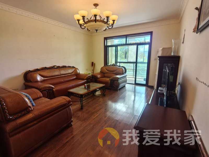 南昌我爱我家可以拎包入住，前后无挡。