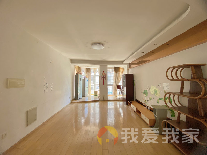 南昌我爱我家汇龙铭都 南北通透，采光好 装修好，环镜优美 近地铁 中间楼层