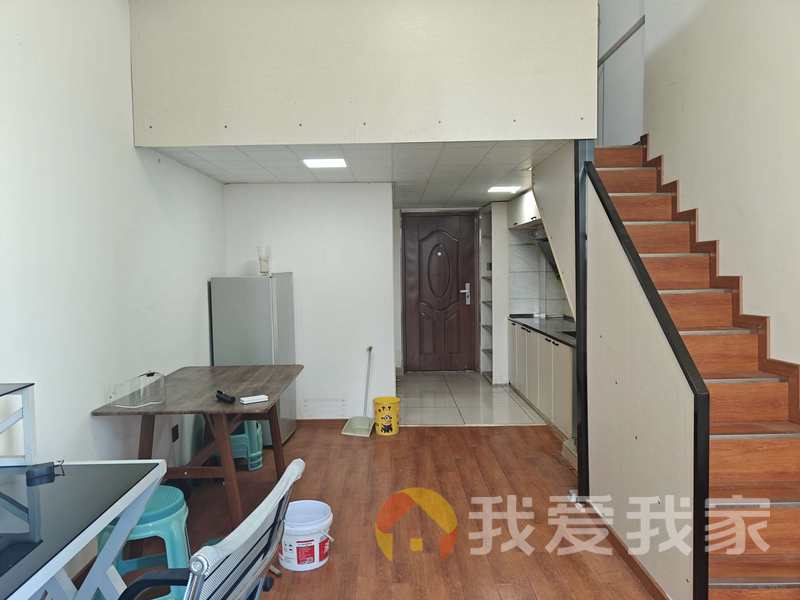 南昌我爱我家巨仁广场（闵顺中央首府三期） 南北通透，采光好 装修好，环镜优美 中间楼层