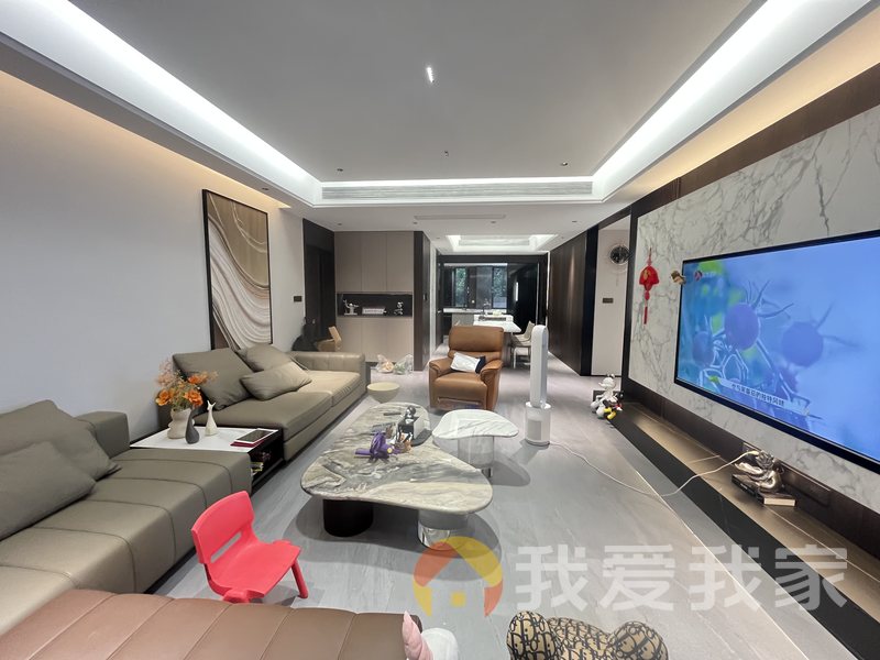 南昌我爱我家国贸春天 南北通透，采光好 装修好，环镜优美 周边匹套完善，，出行方便