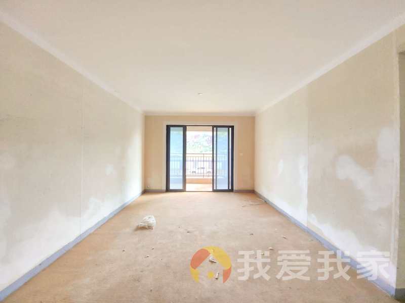 南昌我爱我家正荣华润玲珑府 南北通透，采光好 周边匹套完善，，出行方便