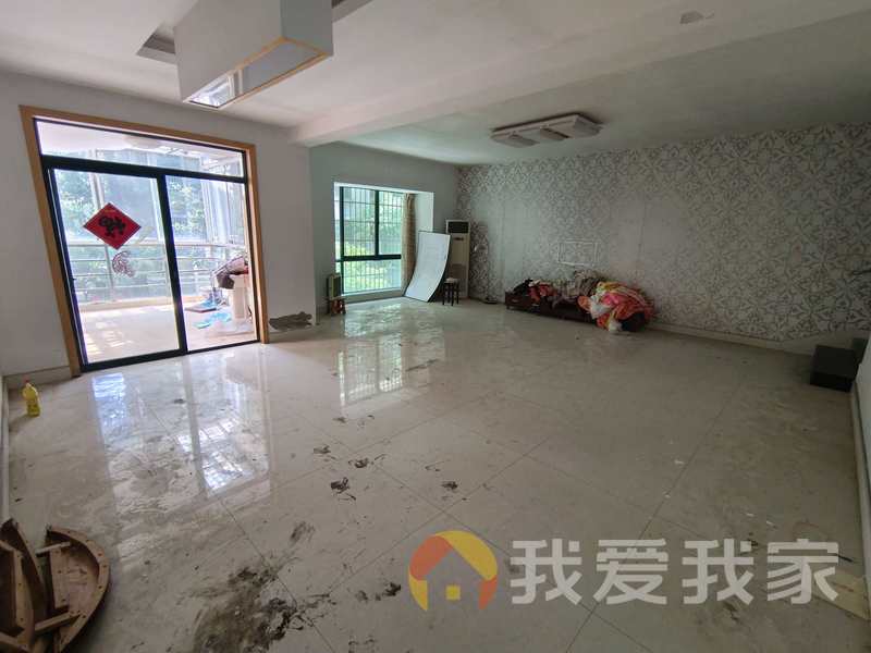 南昌我爱我家梦里水乡原房东精装，急售，价格实惠！