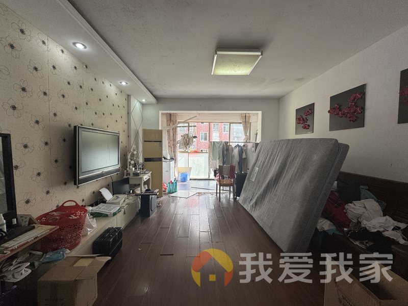 南昌我爱我家平安象湖风情 南北通透，采光好 中间楼层