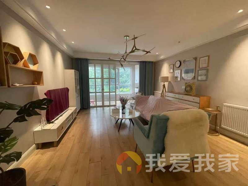 南昌我爱我家绿地悦城B区精装三房，南师附小外国语书包，近地铁，诚心出售