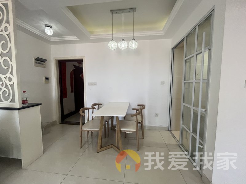 南昌我爱我家艾三初中在好楼层，装修新业主诚心出手，两房