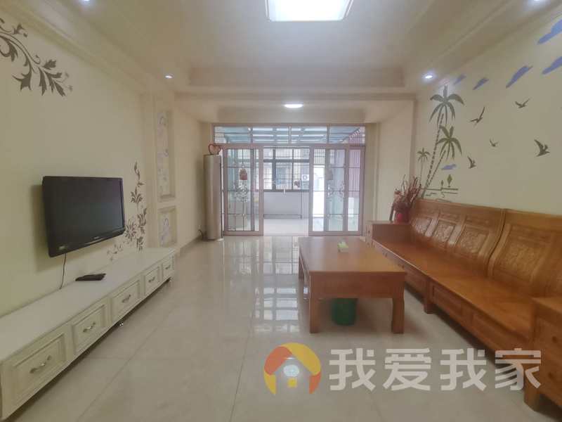 南昌我爱我家永通澄湖国际街区三期 南北通透，采光好 装修好，环镜优美 视野好，诚心出售