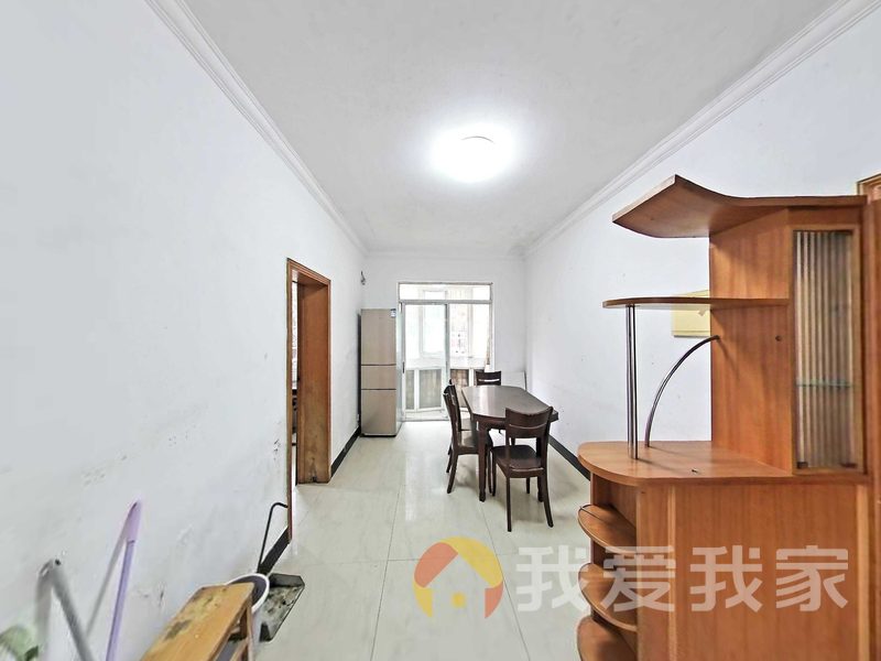 南昌我爱我家红谷世纪花园D区 南北通透，采光好 装修好，环镜优美 近地铁 周边匹套完善，，出行方便