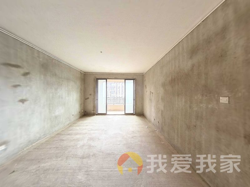 南昌我爱我家绿地悦城A区 南北通透，采光好 装修好，环镜优美 视野好，诚心出售