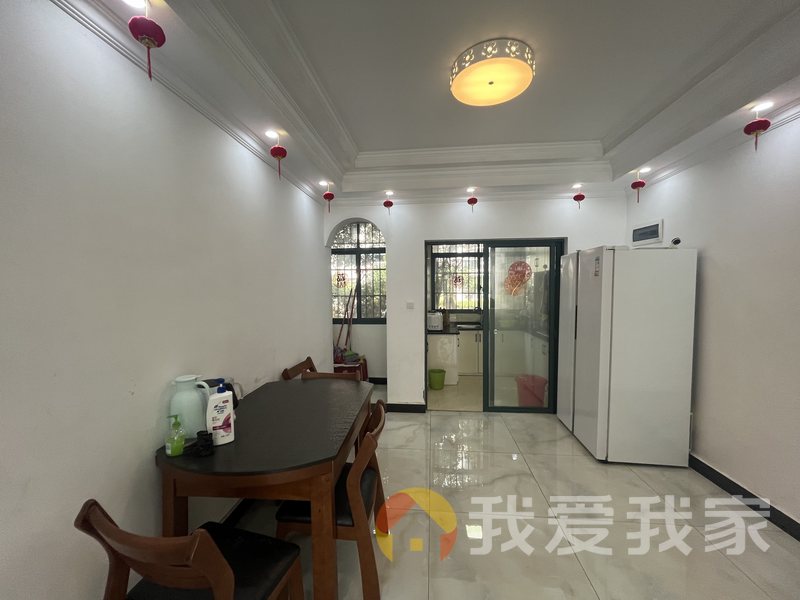 南昌我爱我家南昌居住主题公园枫丹白露 南北通透，采光好 装修好，环镜优美 周边匹套完善，，出行方便