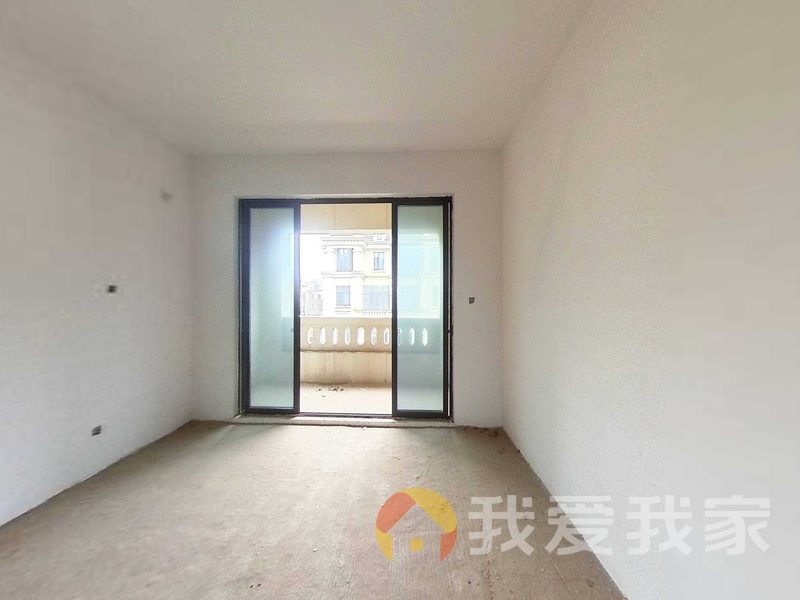 南昌我爱我家绿地卢塞恩小镇三期B02地块 南北通透，采光好 视野好，诚心出售