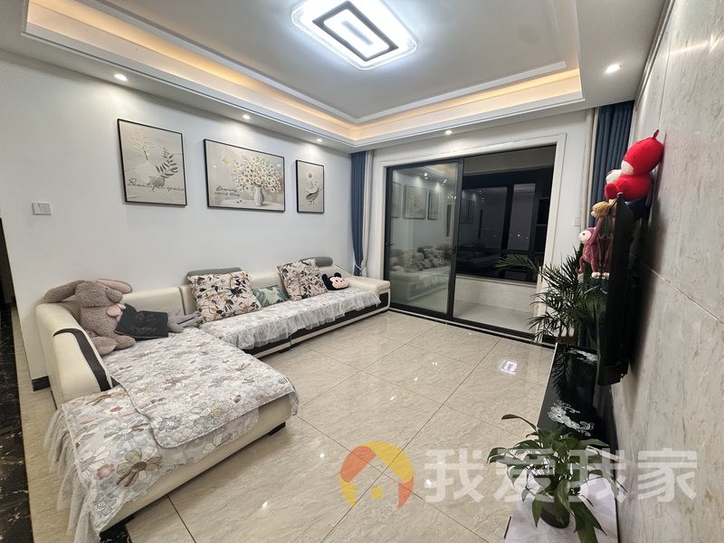 南昌我爱我家中骏蓝湾香郡 南北通透，采光好 装修好，环镜优美 中间楼层