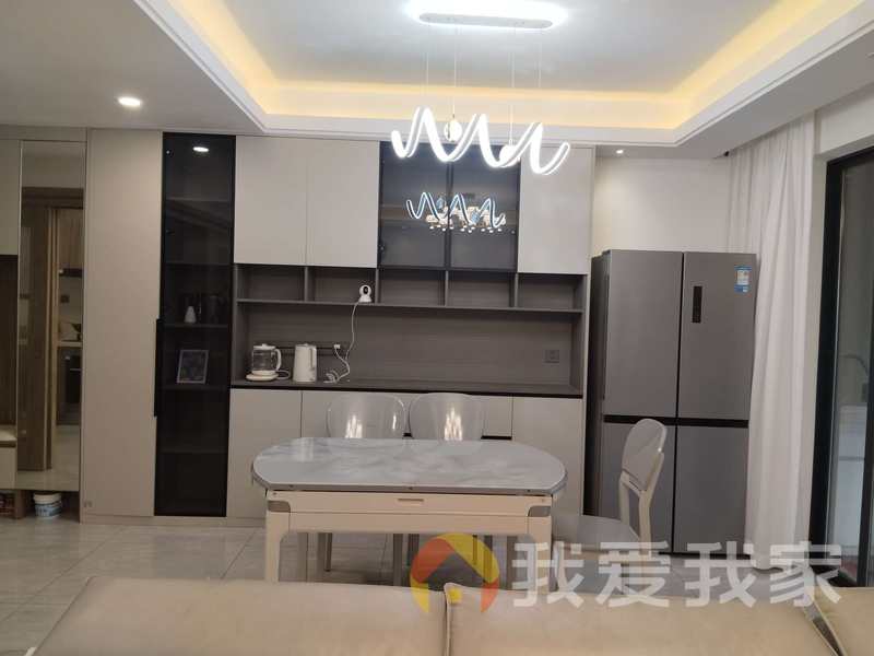 南昌我爱我家联发美的云玺台 南北通透，采光好 装修好，环镜优美 中间楼层