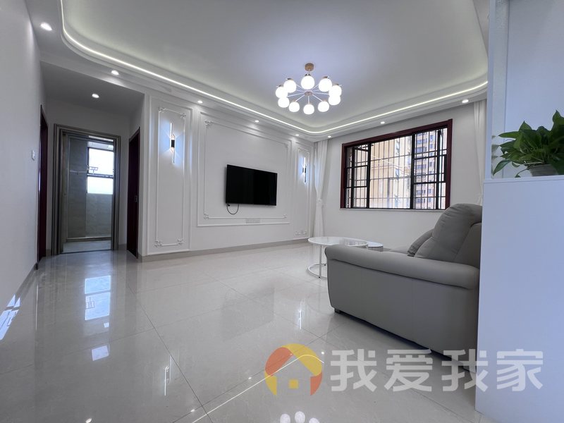 南昌我爱我家力高国际城四期马德里 南北通透，采光好 装修好，环镜优美 中间楼层