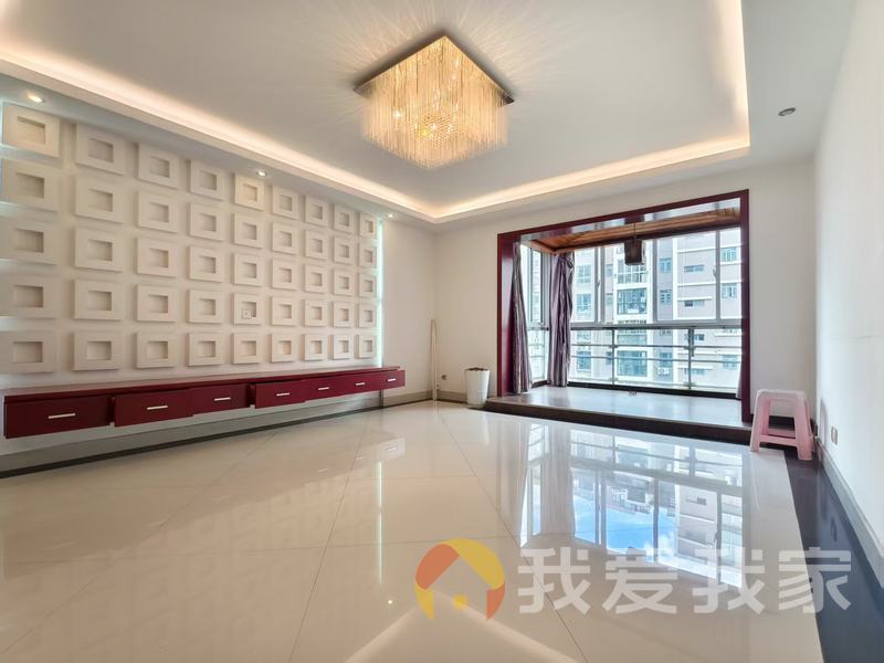 南昌我爱我家万达星城雍星台 南北通透，采光好 装修好，环镜优美 中间楼层