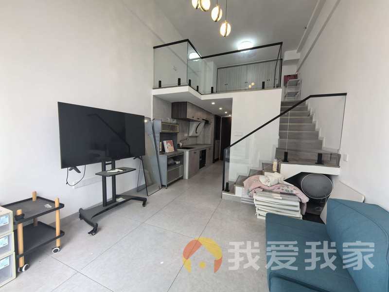 南昌我爱我家朝南的南北通透的LOFT，力高雍湖国际艾溪湖公园边上