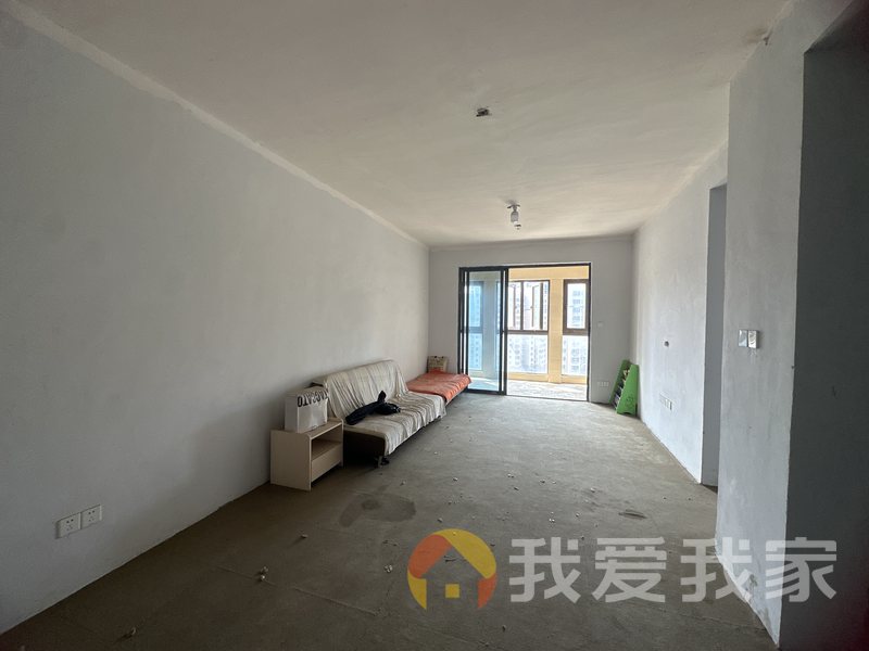 南昌我爱我家正荣御园 南北通透，采光好 中间楼层