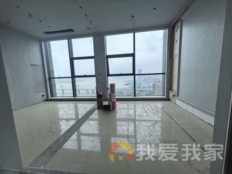 南昌我爱我家力高滨江国际花园 南北通透，采光好 装修好，环镜优美 视野好，诚心出售