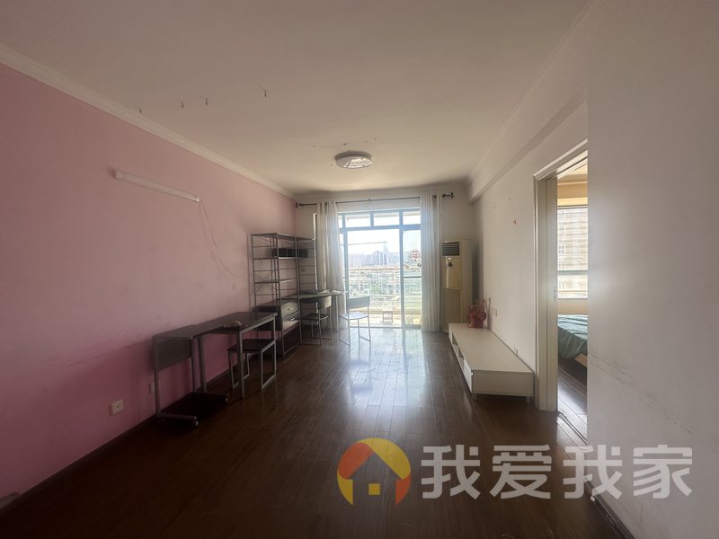 南昌我爱我家凤凰城一期凤鸣苑 南北通透，采光好 装修好，环镜优美 近地铁 中间楼层