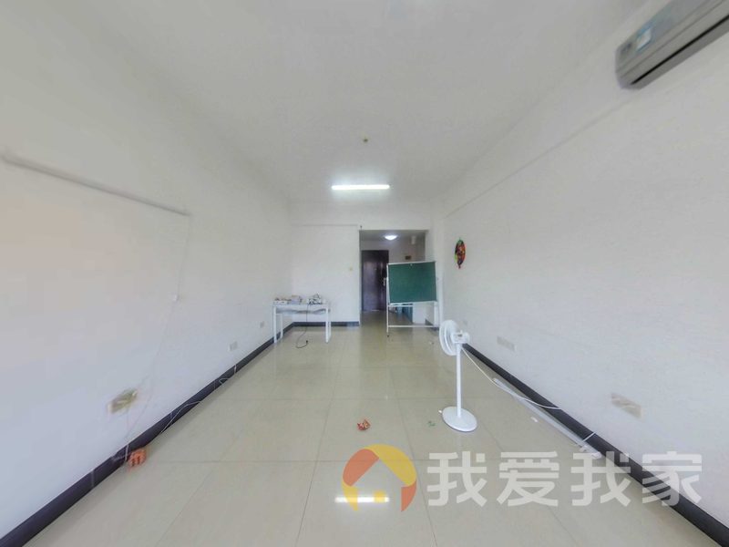 南昌我爱我家明珠广场 南北通透，采光好 装修好，环镜优美 中间楼层