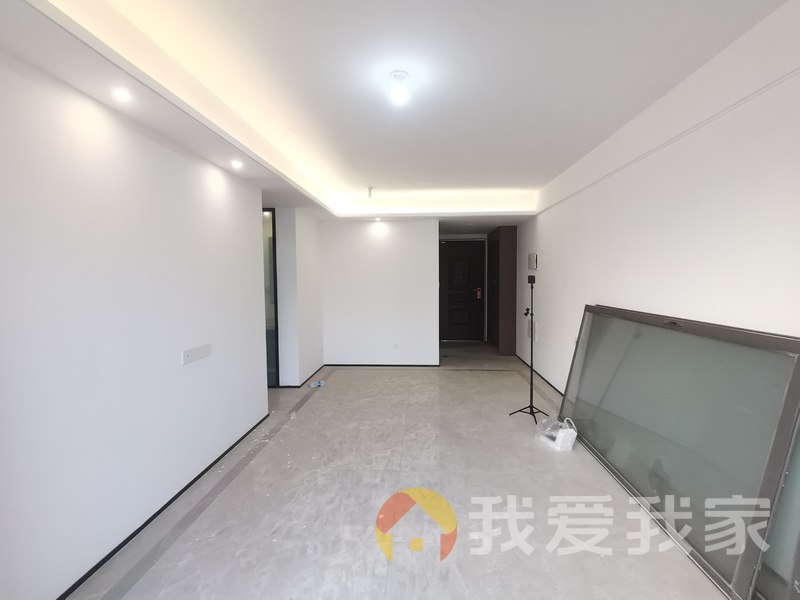 南昌我爱我家力高国资雍江府 南北通透，采光好 装修好，环镜优美 视野好，诚心出售