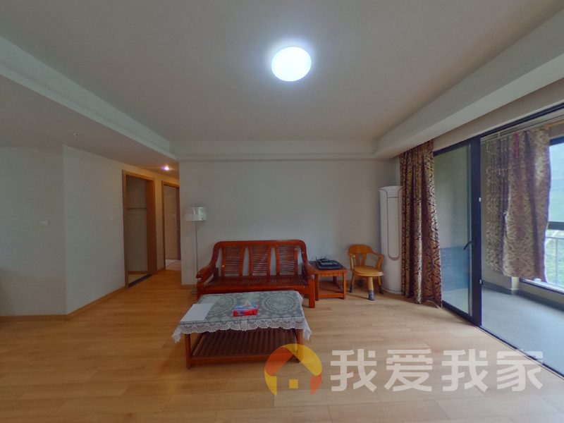 南昌我爱我家万科城一二期 南北通透，采光好 装修好，环镜优美 近地铁 中间楼层