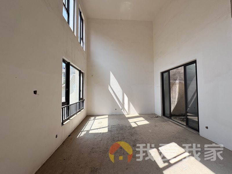 南昌我爱我家绿地卢塞恩小镇三期B02地块 南北通透，采光好 视野好，诚心出售