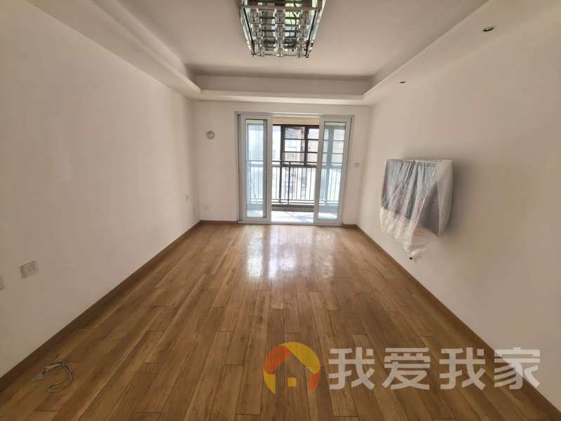 南昌我爱我家万科城市花园 南北通透，采光好 装修好，环镜优美 视野好，诚心出售
