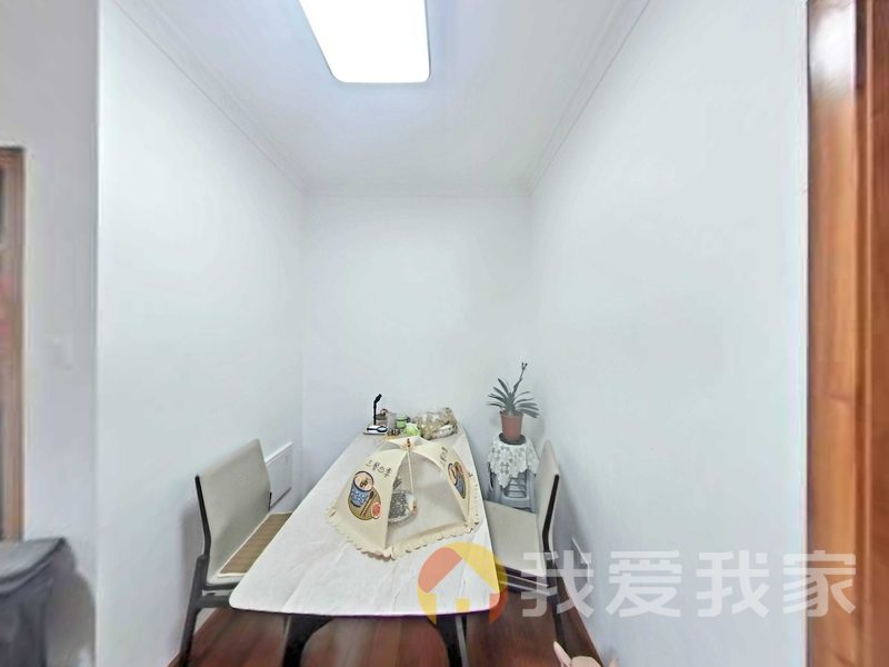 南昌我爱我家京东嘉苑 南北通透，采光好 装修好，环镜优美 视野好，诚心出售