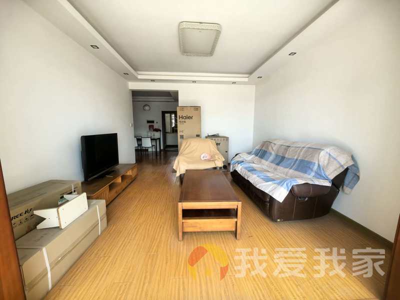 南昌我爱我家平安象湖风情 南北通透，采光好 装修好，环镜优美 中间楼层