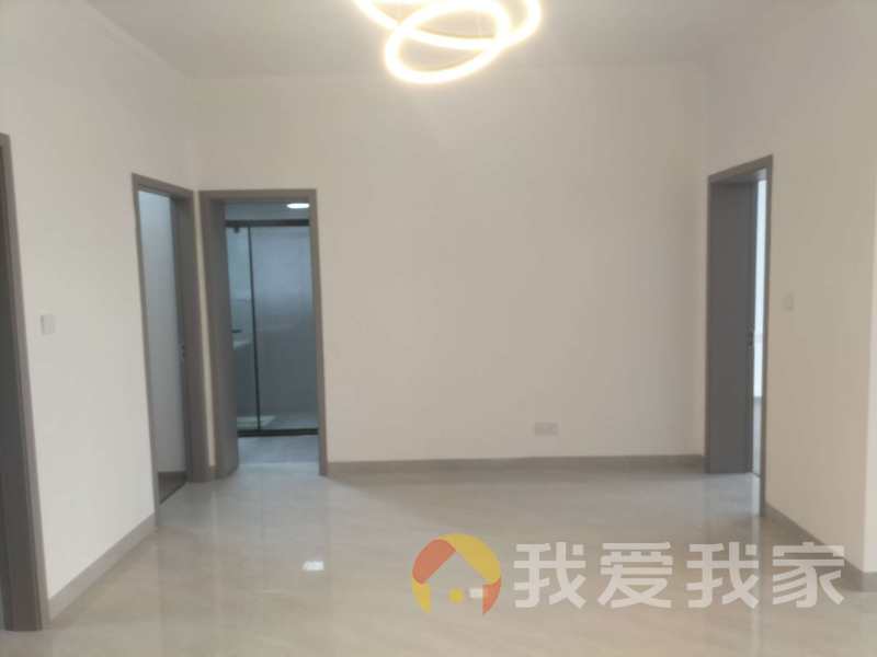 南昌我爱我家带落地阳台、房型方正、正规居室、小区环境安静、前后视线好、光