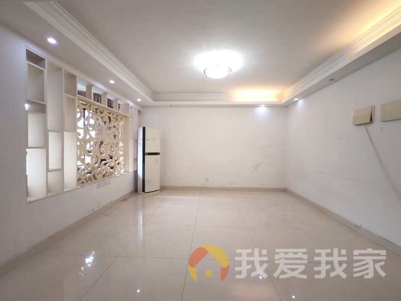 南昌我爱我家世纪中央城 南北通透，采光好 装修好，环镜优美 近地铁 视野好，诚心出售