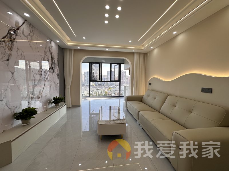 南昌我爱我家伟梦清水湾鸣泉居 南北通透，采光好 装修好，环镜优美 近地铁 中间楼层