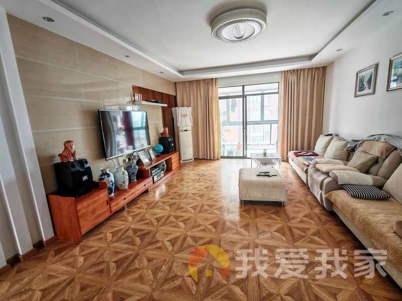 南昌我爱我家青岚苑小区（锦泰佳苑） 南北通透，采光好 装修好，环镜优美 周边匹套完善，，出行方便