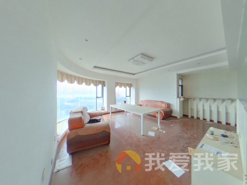 南昌我爱我家孺子西路沿江路，水利厅新海关旁蓝湾半岛，地铁1号线出口处