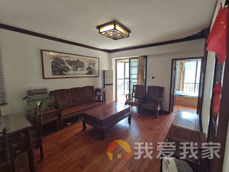 南昌我爱我家红谷凯旋 南北通透，采光好 装修好，环镜优美 近地铁 视野好，诚心出售