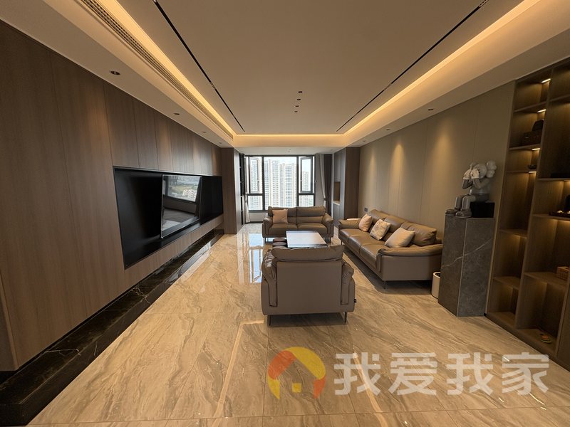 南昌我爱我家绿地国际博览城海珀九龙 南北通透，采光好 装修好，环镜优美 近地铁 视野好，诚心出售