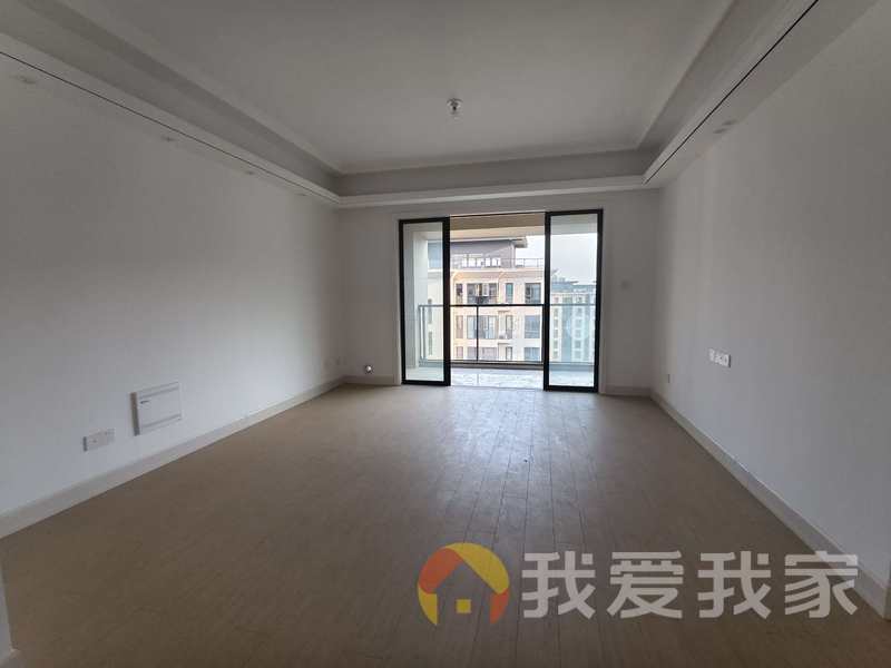 南昌我爱我家恒茂未来都会花园E区 南北通透，采光好 装修好，环镜优美 视野好，诚心出售